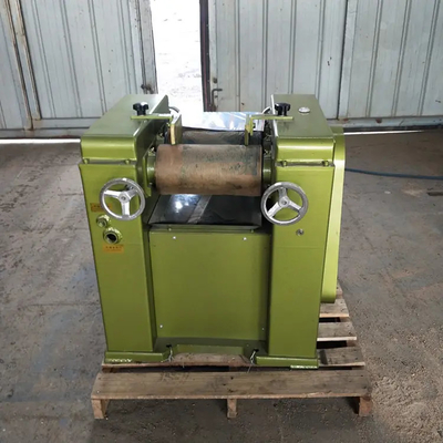 SUS304L 1000 kg/h Kuru Toz Karıştırma Makinesi Verimli Üç Silindirli Değirmen Makinesi