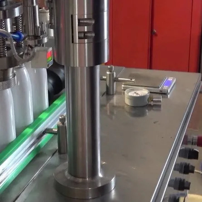 Hassas Aerosol Dolum Makinesi Yarı Otomatik Vücut Spreyleri Parfüm Aerosol Kullanımı Güvenli
