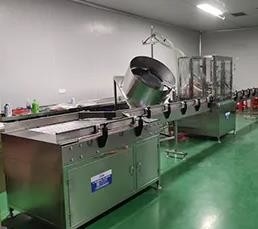 Otomatik Paketleme Sistemi Aerosol Ürün Vidalı Kapatma Makinesi 150 Şişe / Dakika PLC