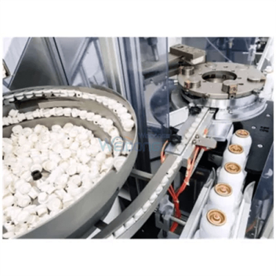 Yüksek hassasiyetli kozmetik sıvı doldurma makinesi 1 yıl garanti 70pcs / min